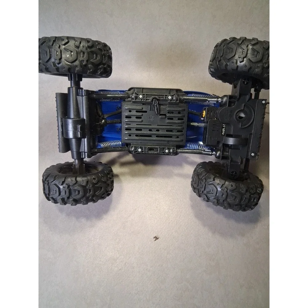 Maisto Rock Climber With Remote - Picture 8 of 14
